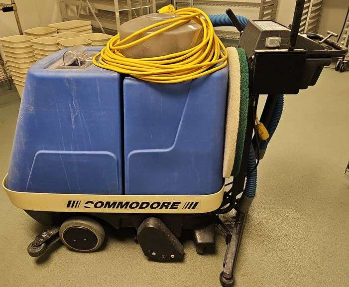 COMMODORE Fastraction Floor Cleaner