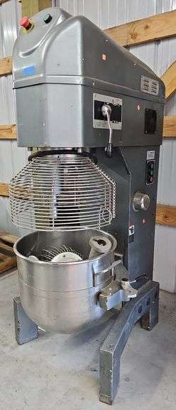 60QT MX60 Mixer with Attachments