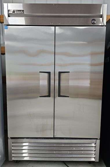 TRUE 2 Door Commercial Refrigerator