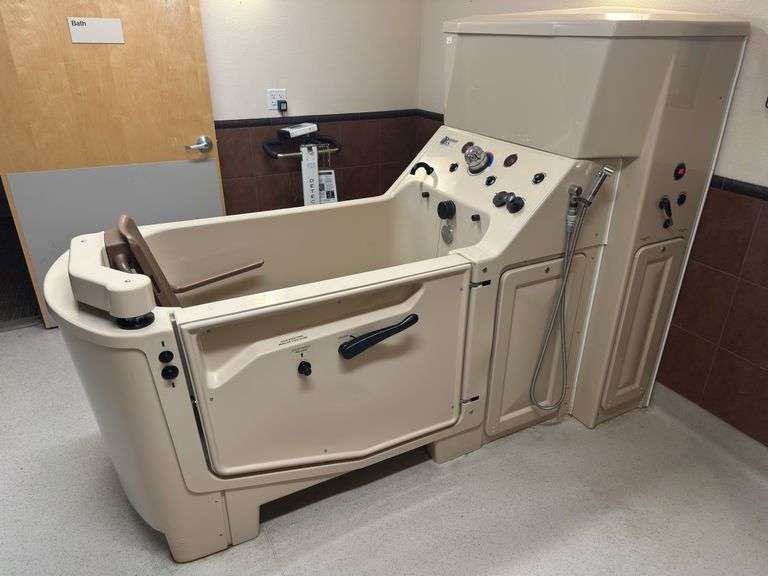 Penner Walk-In Jetted Tub w/ power chair