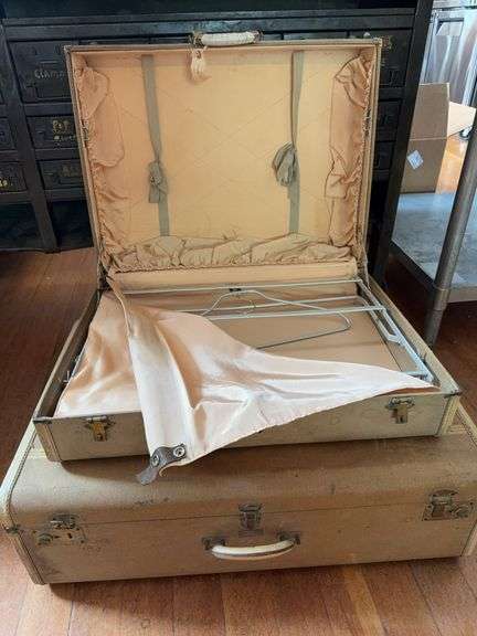 (2) Vintage Luggage