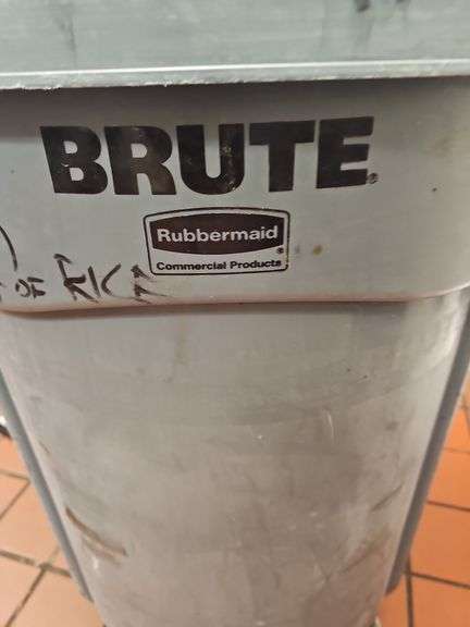 BRUTE Rolling Can With Lid and Rice