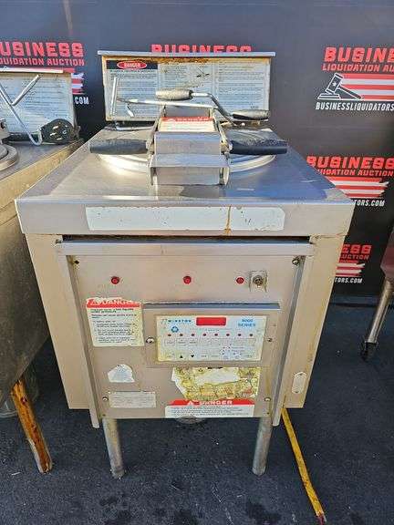 COLLECTRA MATIC By Winston Commercial Pressure Fryer