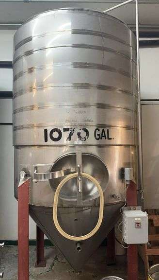 1070 Gallon Fermentation Tank