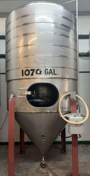1070 Gallon Fermentation Tank
