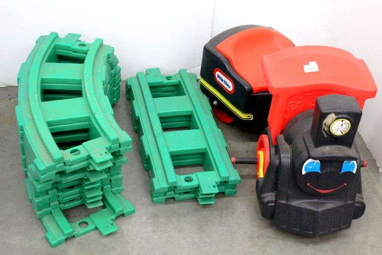 Little Tikes c. 1980s Vintage ride on train with original green track ...