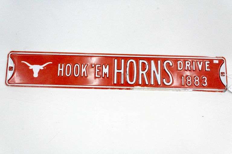Animated street sign: Hook 'Em Horns Drive 1883 with a long horn steer ...
