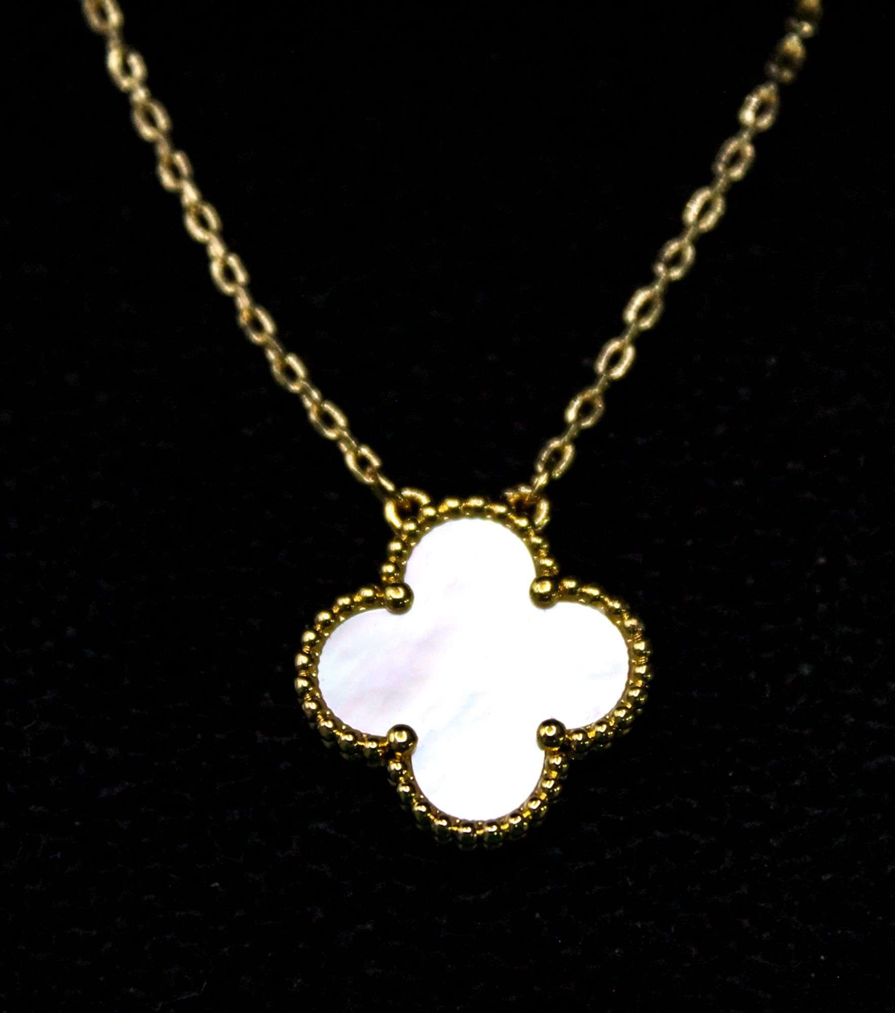 18KT Gold Au750 Van Cleef & Arpels Alhambra Necklace with