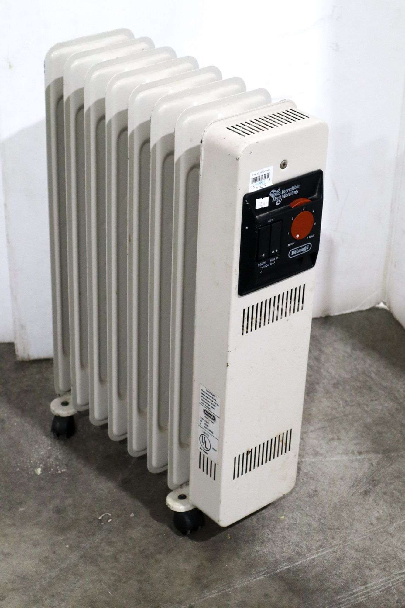 DeLonghi The Incredible Heat Machine Space Heater WAREHOUSE Row 7