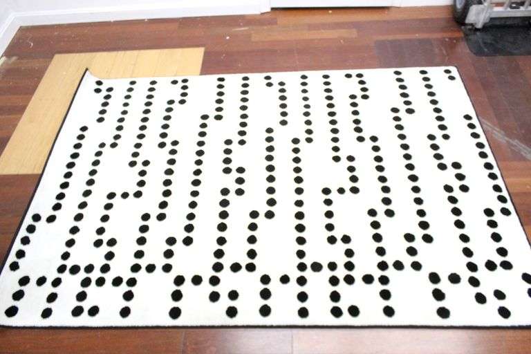 IKEA Avsiktlig 4'4" x 6'5" Area Rug - Bunting Online Auctions