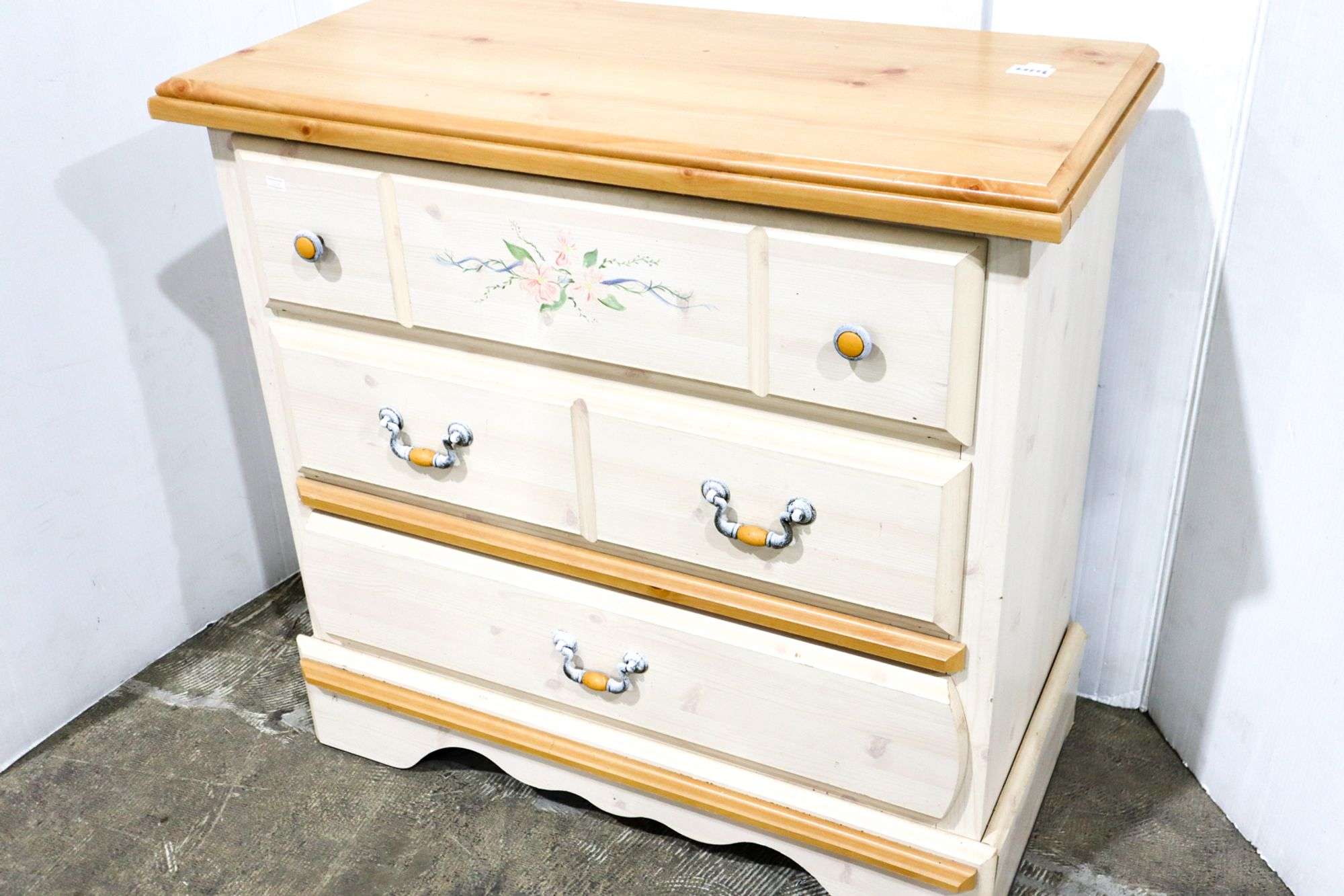 kathy ireland princess bouquet dresser 3pc Kathy Ireland Princess Bouquet Bedroom Furniture(Dresser, Mirror & Twin Bed) Includes: (6) Drawer Dresser w/ Middle Cubby Hole Dimensions: 33" Height 53" Width 17"Depth Mirror (Attaches to Dresser) Dimensions: 45" Height (
