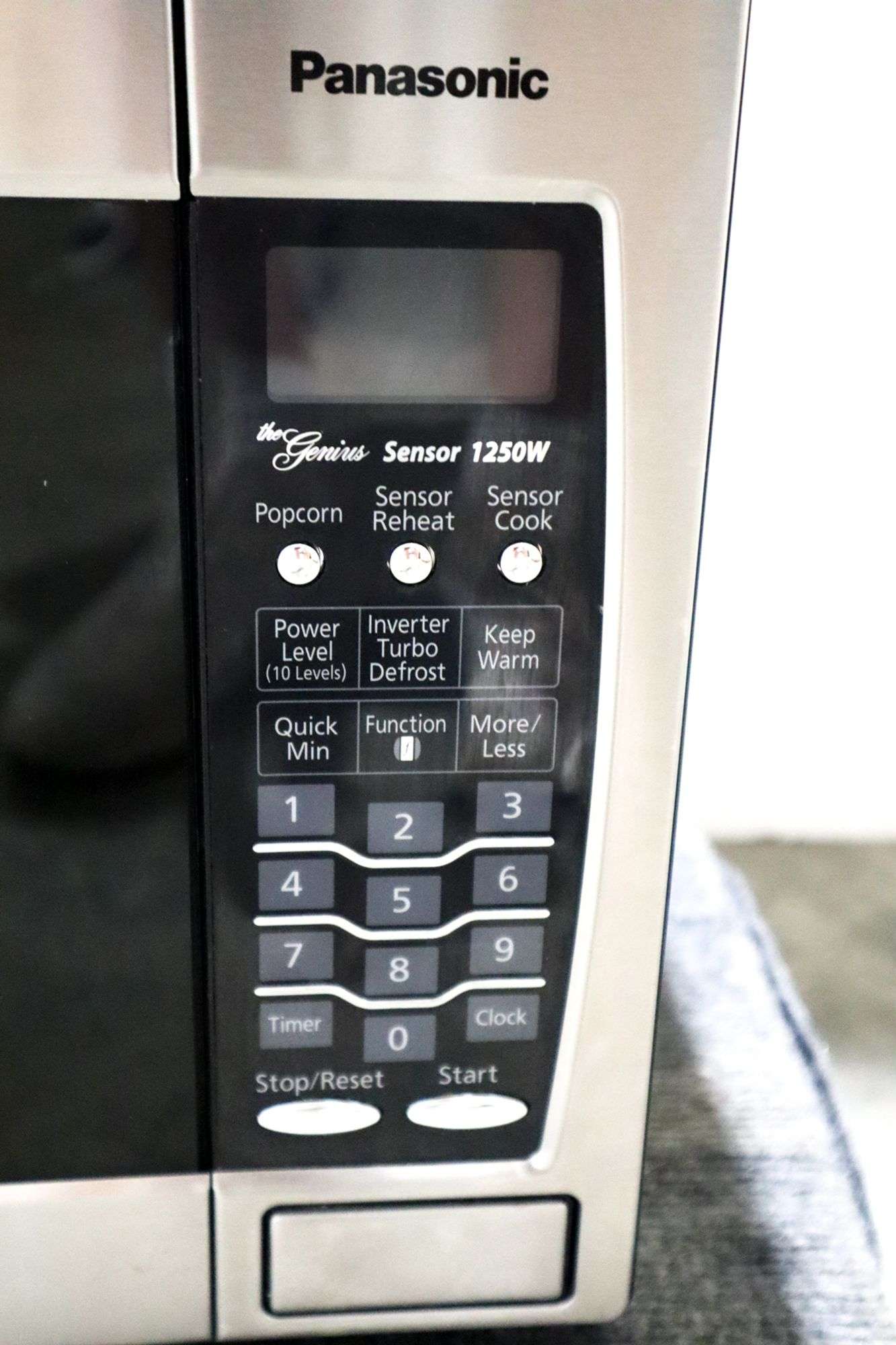 Panasonic The Genius Sensor 1250 watt Microwave 19