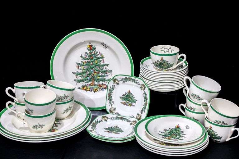 Spode "Christmas Tree / Garland" Tableware Collection Bunting Online