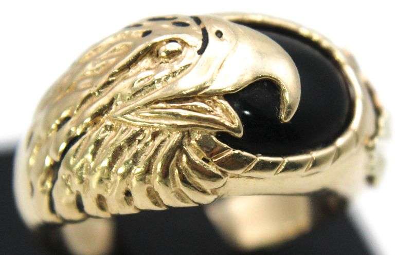 10 KT Gold Ring with an Eagle backlit by black Onyx, size 13.   (12.8 gm t.wt