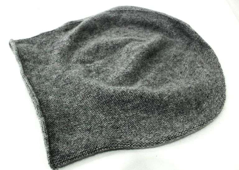 100% Cashmere Grey Hat.