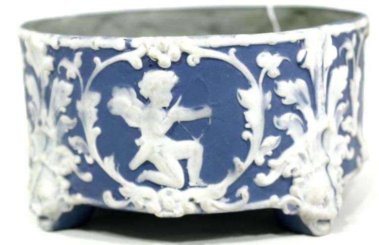 Cherub Powder Tin.