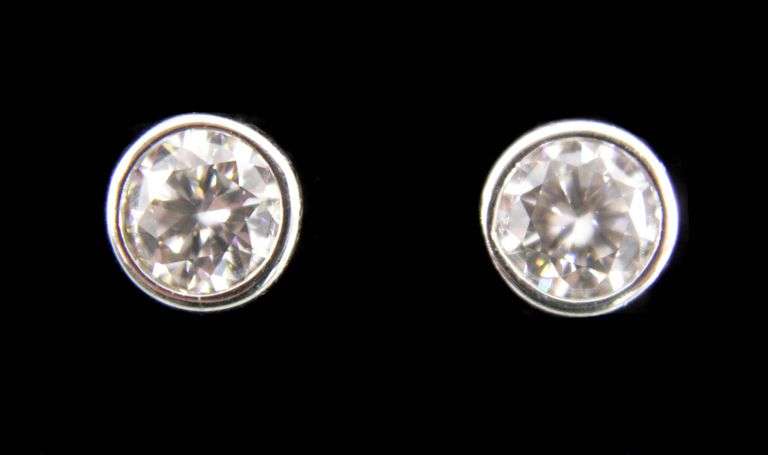 1 Carat Diamond and Sterling Silver Earrings (1 carats each - 2 ctw).