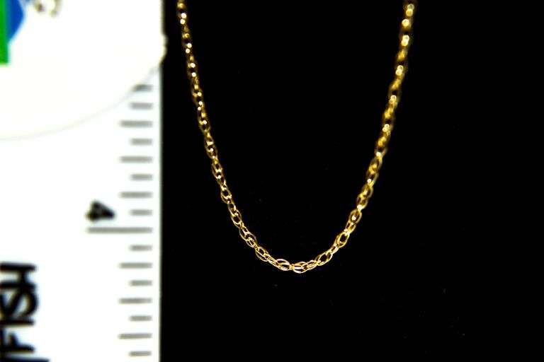 14 KT Gold Necklace, 18".   (0.98 gm)