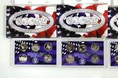 US Statehood Quarter proof sets , 2003 Gold edition x5 , 2005 San Francisco mint , x5 and 2008 Platinum Edition , x5 , 15 sets in total