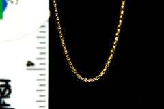 14 KT Gold Necklace, 18".   (0.98 gm)