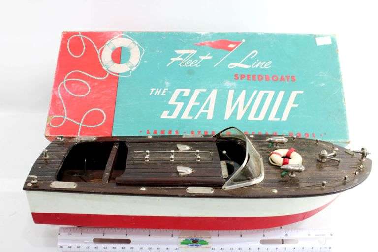 "The Sea Wolf" Vintage 1950s Battery Powered Model Speedboat by Fleet Line with Box