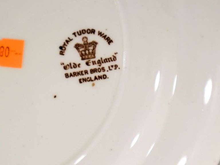 Royal Tudor Ware Luncheon Plates "Olde England" Barker Bros. England