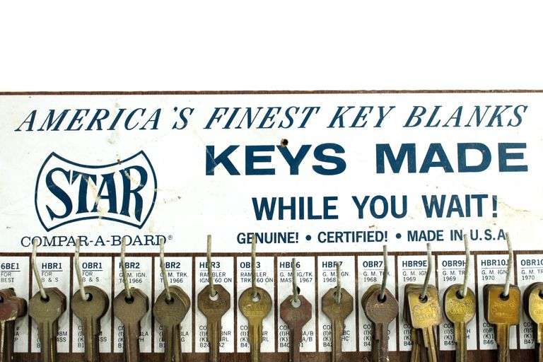 "Star" Key Blanks Retail Display Board with Keys - "Keys Made While You Wait!" - 24 x 16