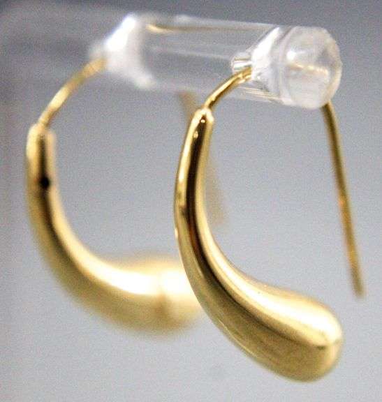 18KT Gold Earrings.