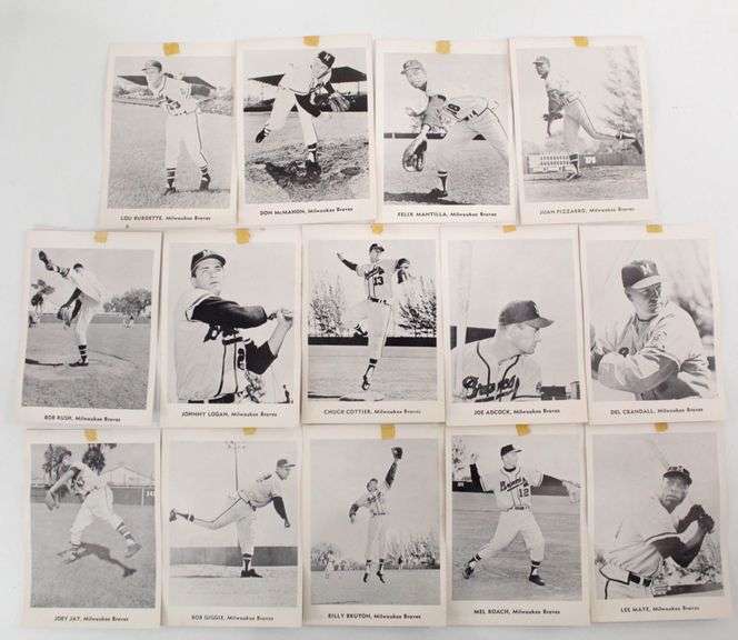 14 Player Photo Cards for the Milwaukee Braves. 1958-1960.