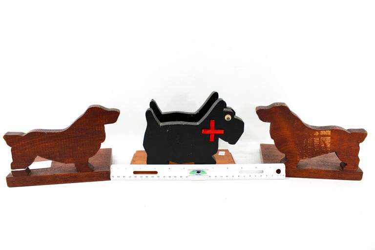 Arts & Crafts Folk Art Cutwork Wood Figural Bookends / Napkin Holder