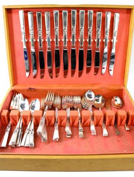 Community (by Oneida) Silverplate Flatware with Storage Chest