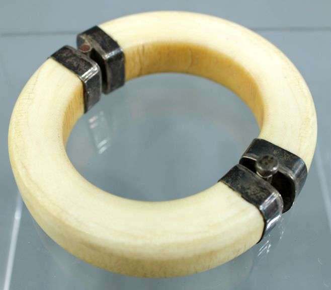 Vintage hinged Bangle Bracelet with pin closure.
