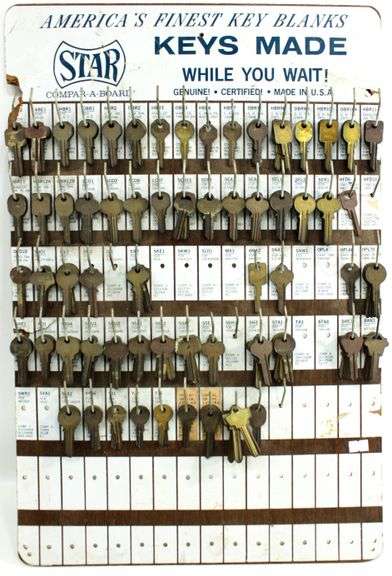 "Star" Key Blanks Retail Display Board with Keys - "Keys Made While You Wait!" - 24 x 16