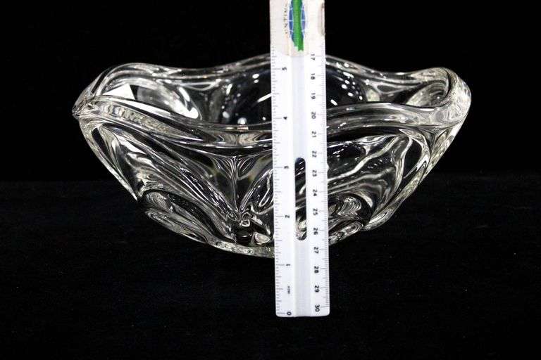 Raised Swirl Relief Handcrafted Clear Art Glass Crystal Centerpiece - 4 x 10