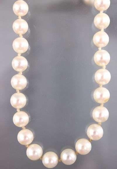 Vintage strand of knotted genuine Pearls, 18"