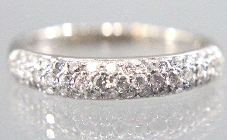 14 KT white Gold Diamond (tested) Ring, size 7 1/4.    (2.42 gm t.wt)