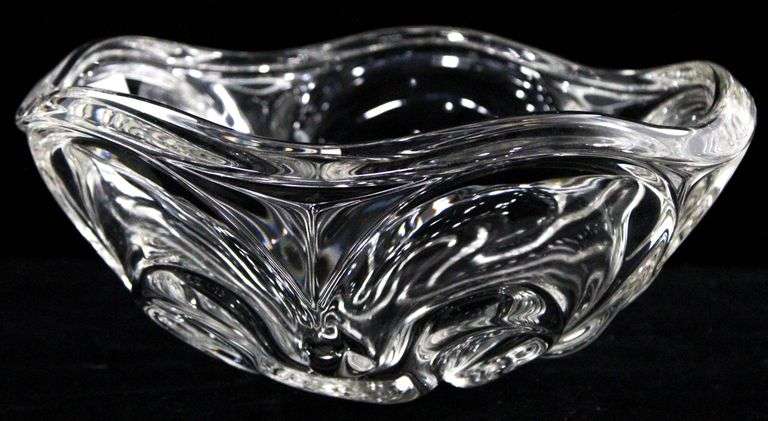 Raised Swirl Relief Handcrafted Clear Art Glass Crystal Centerpiece - 4 x 10