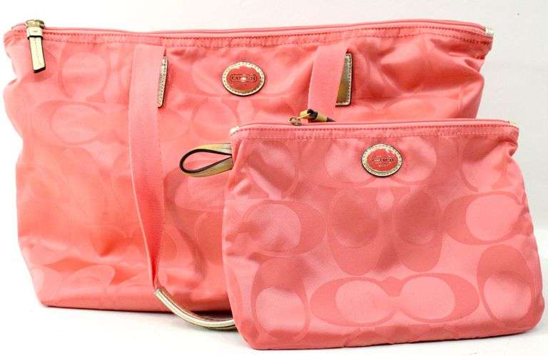 COACH Peach Weekender Tote Bag with Storage / Make-Up Bag.
