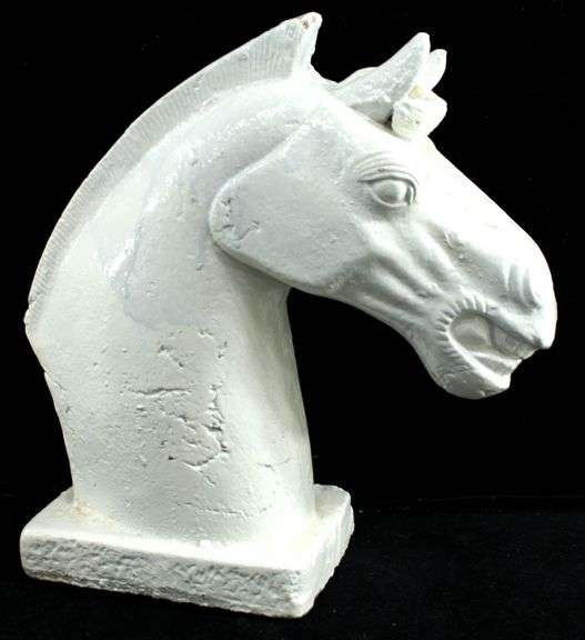 White Iron Metal Horse Head Sculpture. 12x5