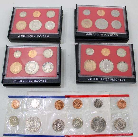 United States 1982 Proof sets , ( 4x ) and 1988 uncirculated  set 5 items