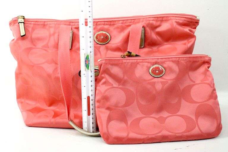COACH Peach Weekender Tote Bag with Storage / Make-Up Bag.