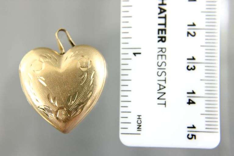 14 KT Gold heart Locket Pendant.      (6.37 gm)