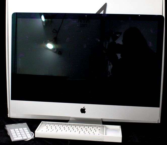 2017 iMac Reset to factory specs.  2017 Apple iMac 27 inch 1TB HDD 8G RAM Quad core 3.4GHz Intel Corei5.  .Per consignor, Excellent Condition.