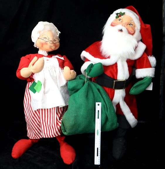 Vintage 1980s Annalee Mobilitee Santa and Mrs. Claus Dolls - Found as Rare