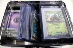 Pokémon Trading Card Game Cards with Tin