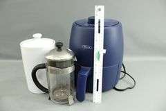 Bella 2 Qt Air Fryer Model: XF-201A , Coffee Press & Crofton Coffee Canister with Lid. T7