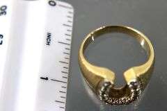 10KT Gold and Diamond (tested) Ring. 7g.  Size 9.5
