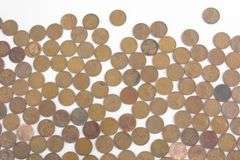 335+ Lincoln "Wheat" Pennies. Includes 1909 "VDB", Teens, Twenties, Thirties to 1939, with Early Years and Assorted Mint Marks..