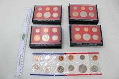 United States 1982 Proof sets , ( 4x ) and 1988 uncirculated  set 5 items