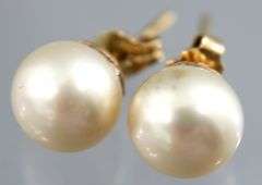 14 KT Gold and Genuine Pearl Earrings.